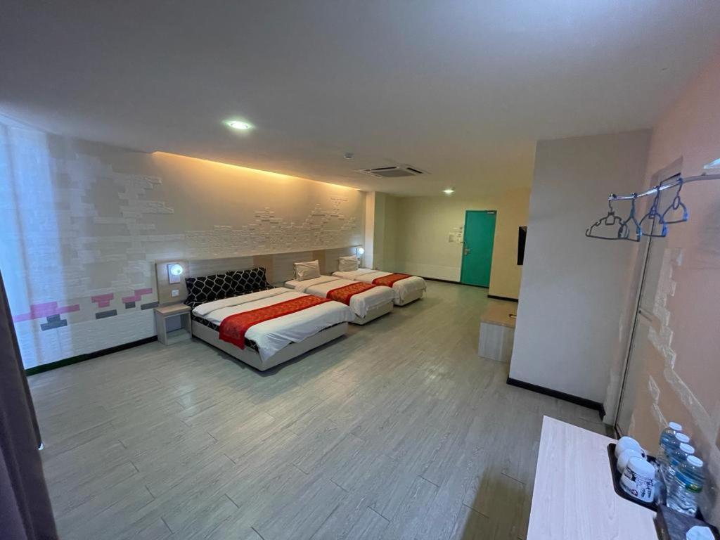 N&L Hotel Kuala Terengganu Esterno foto