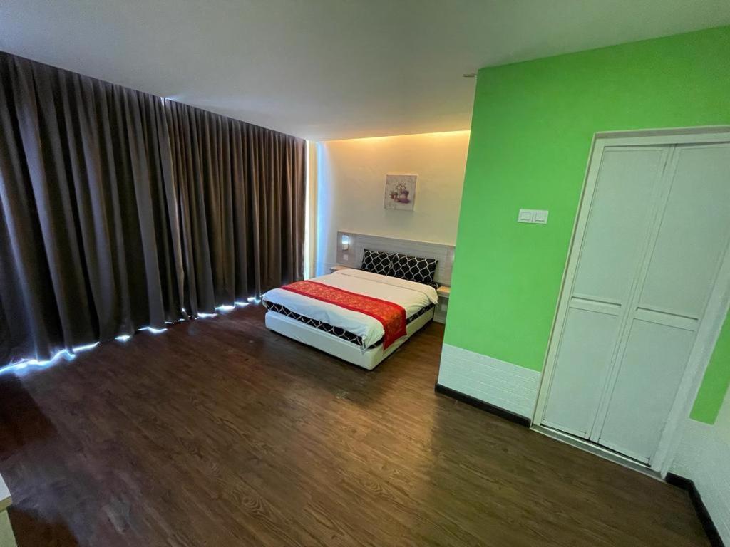 N&L Hotel Kuala Terengganu Esterno foto