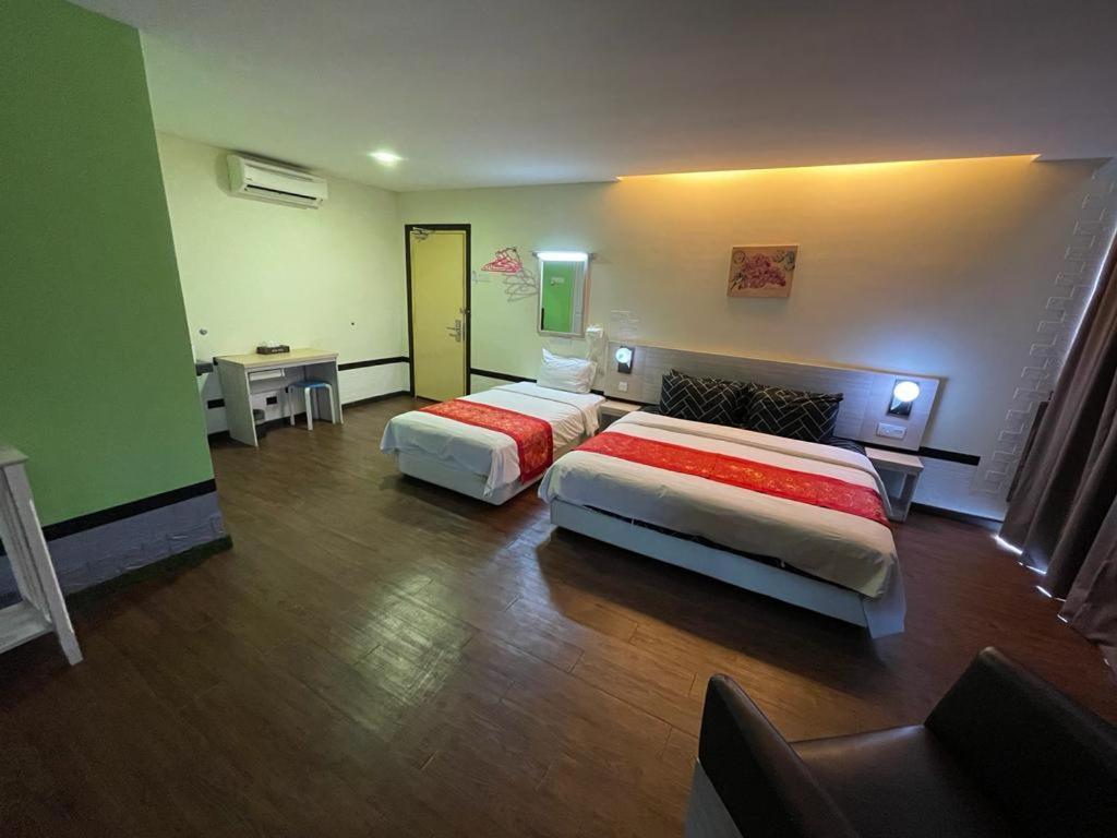 N&L Hotel Kuala Terengganu Esterno foto