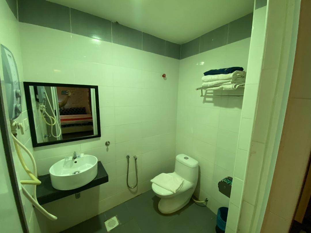 N&L Hotel Kuala Terengganu Esterno foto